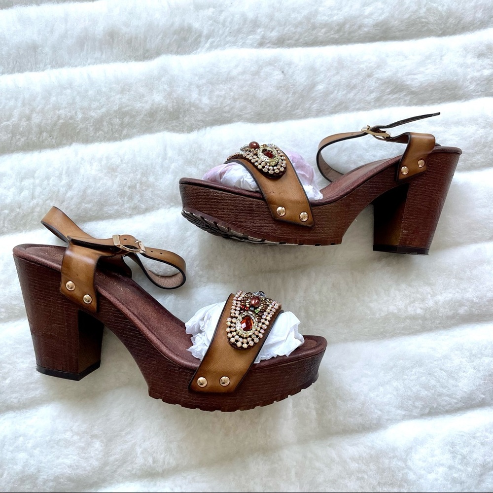 Nature Breeze Tan Jewel Wooden Heel